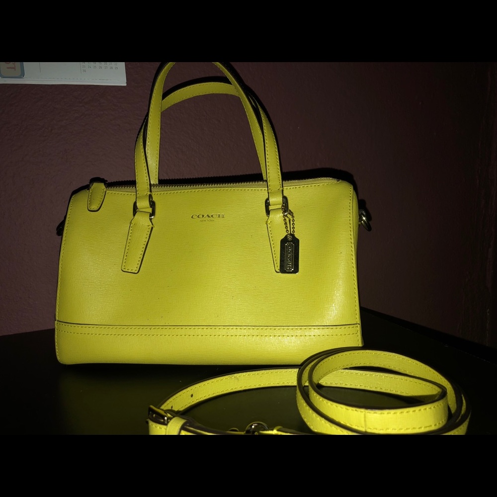 Neón Yellow Coach Cross / Bag